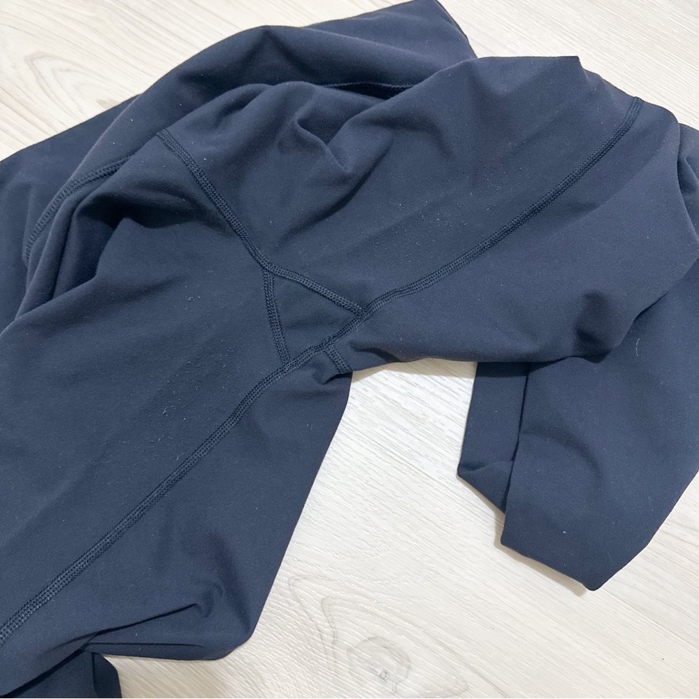 Lululemon black wunder under leggings - Picture 10 of 10